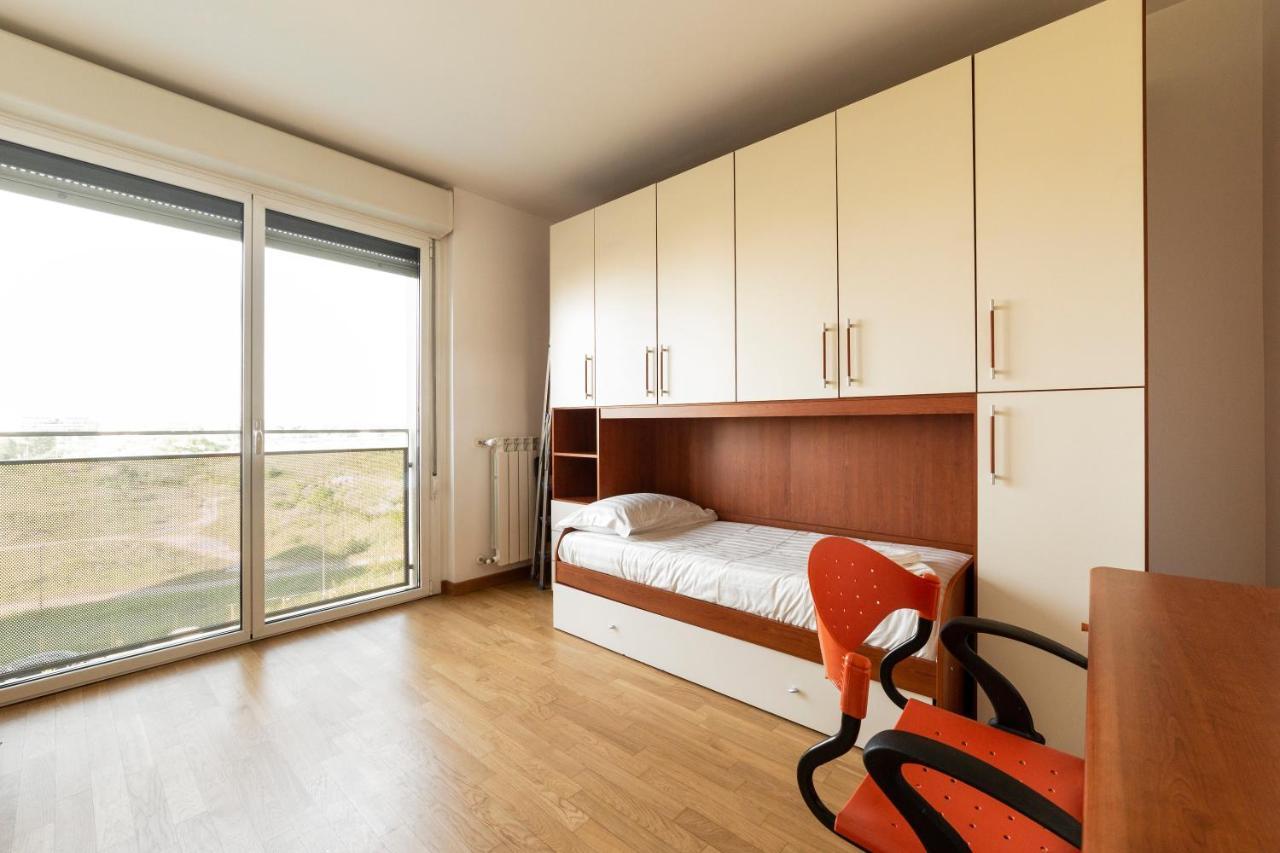 Milano Rogoredo Apt With Terrace! Apartment Luaran gambar