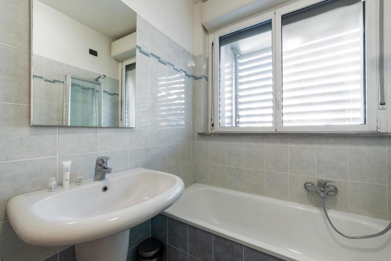 Milano Rogoredo Apt With Terrace! Apartment Luaran gambar