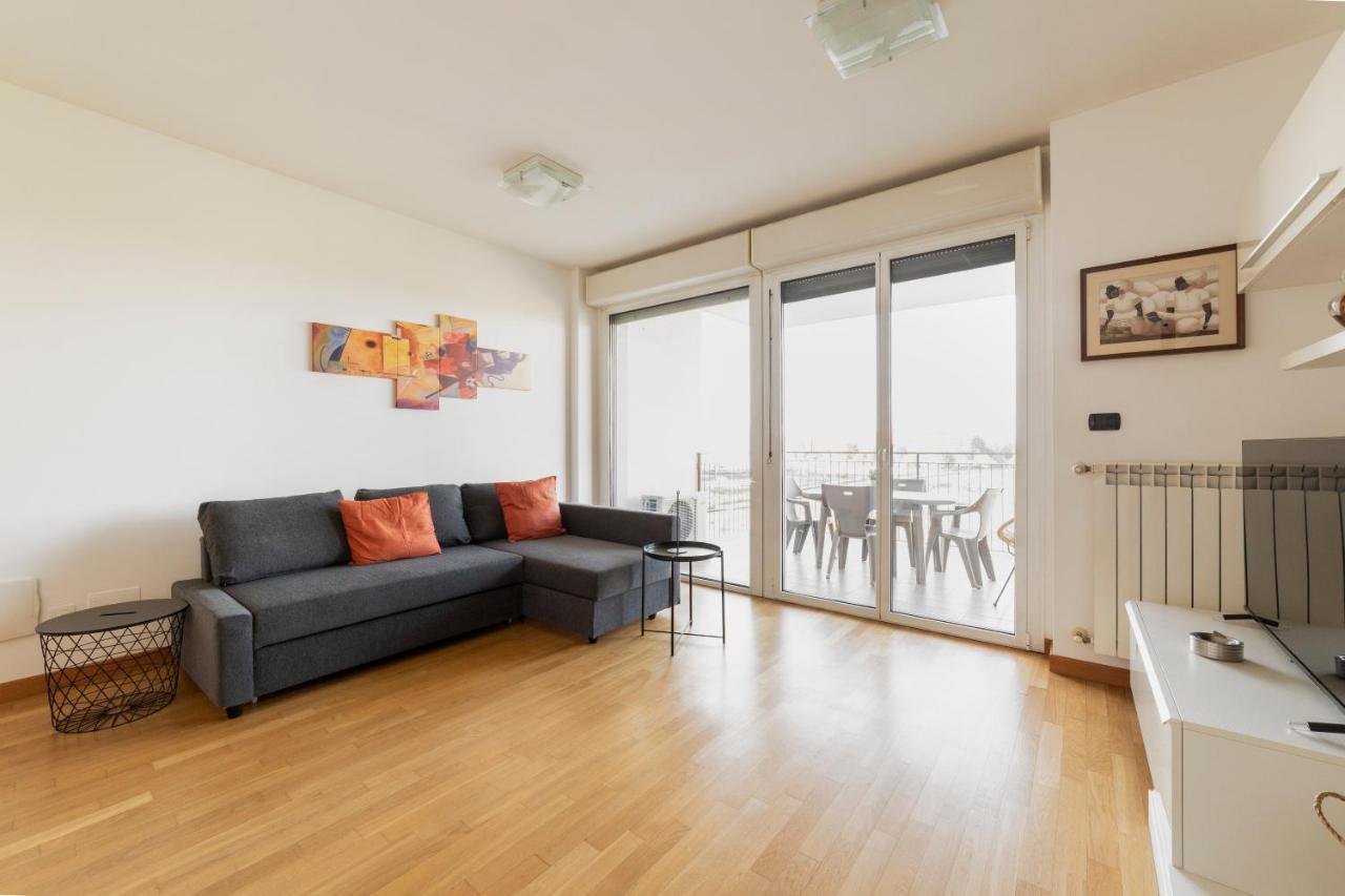 Milano Rogoredo Apt With Terrace! Apartment Luaran gambar