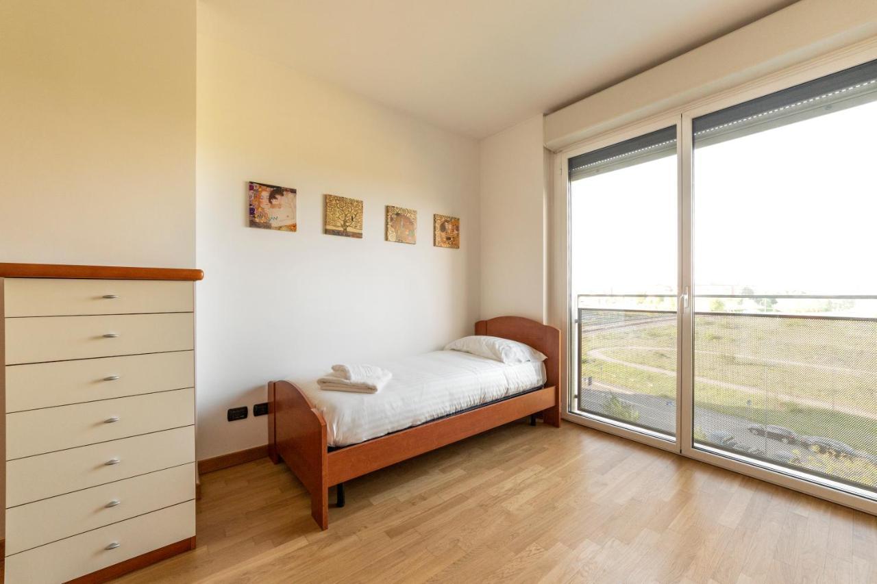 Milano Rogoredo Apt With Terrace! Apartment Luaran gambar